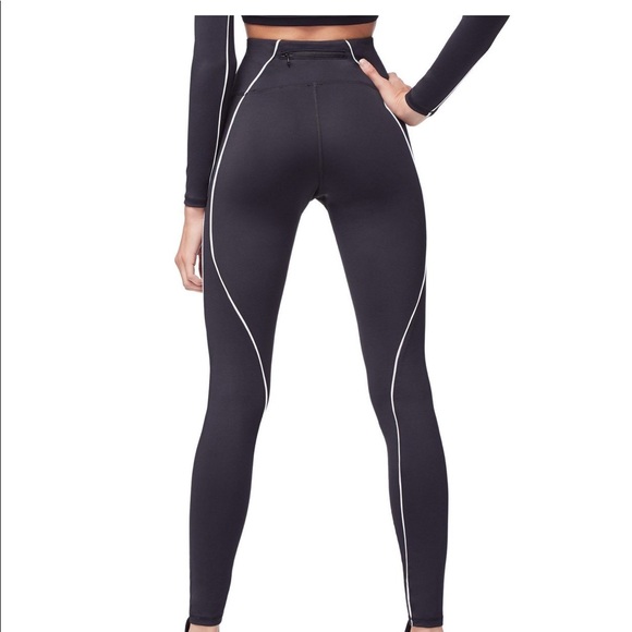 Good American Electric Feel Legging 